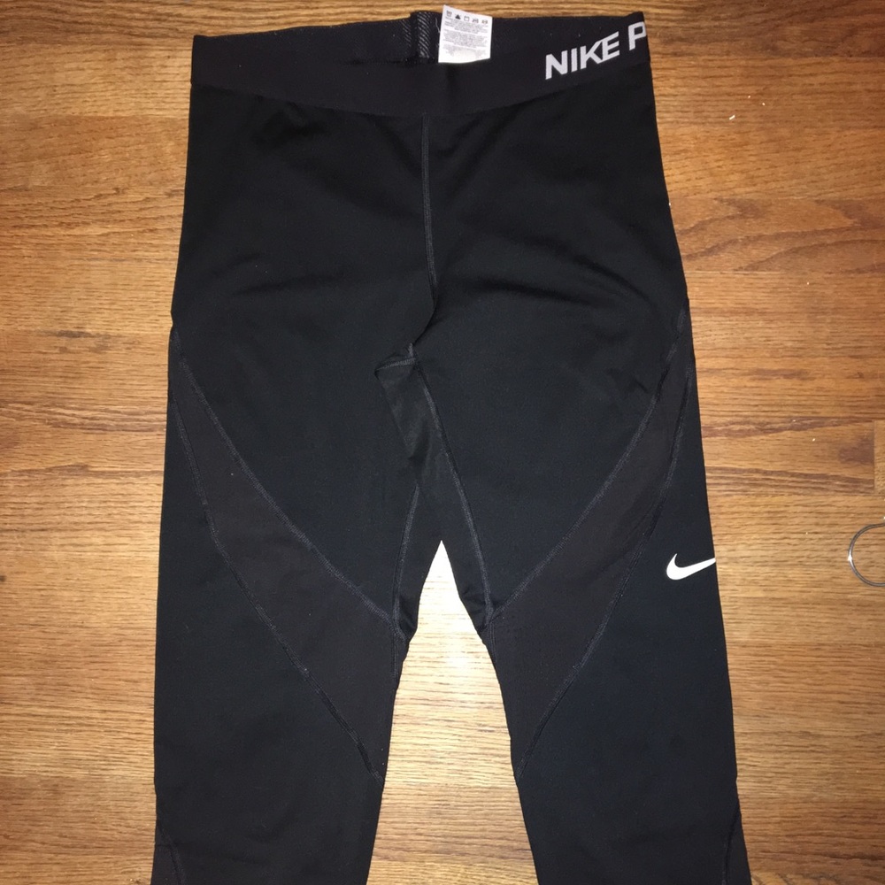 Nike DriFit Cropped Leggings with Mesh Detailing